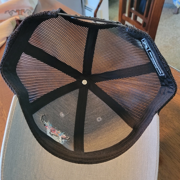 Gray and Black Women's  Floral Design Cap - Picture 4 of 4